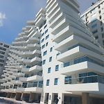 Luxury Beachfront Apartment 6 Guests Plus 1